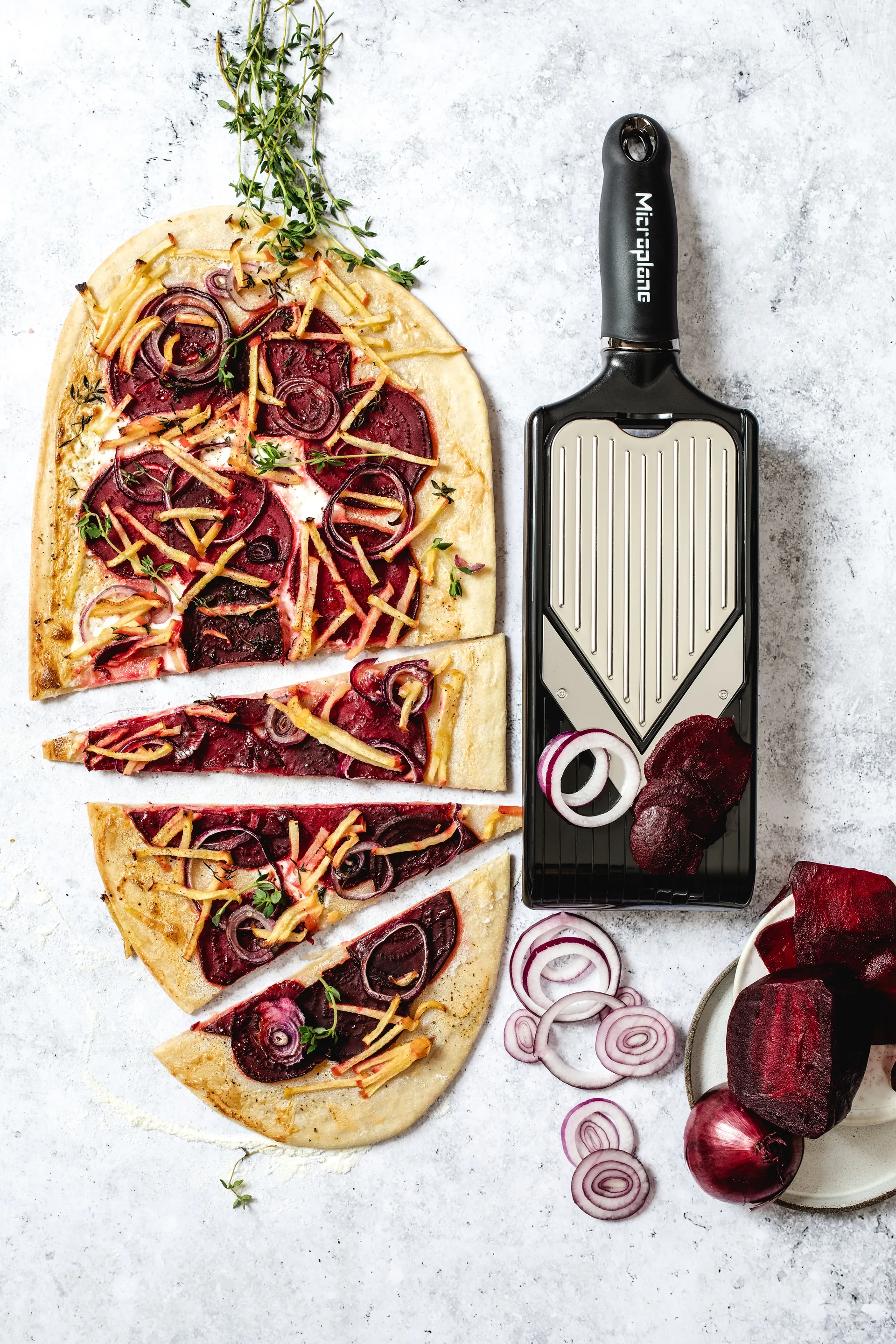 Speciality V-Slicer grøntsagsskærer julienne blade, Black Microplane