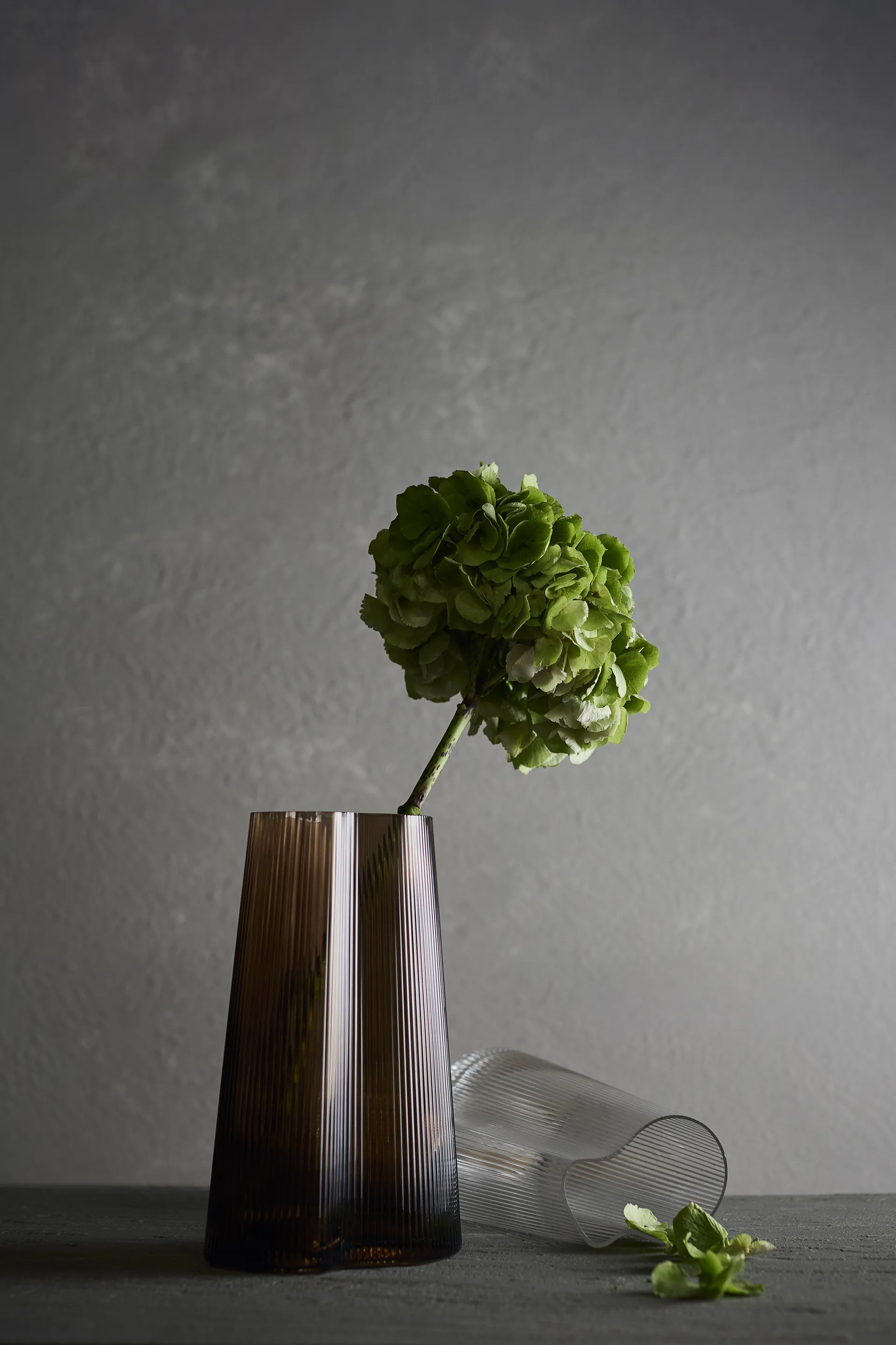 Ripe vase, Smoked brown, 26 cm MUUBS