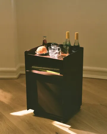 Folded Trolley rullevogn med skuffe - Dark red - Muuto