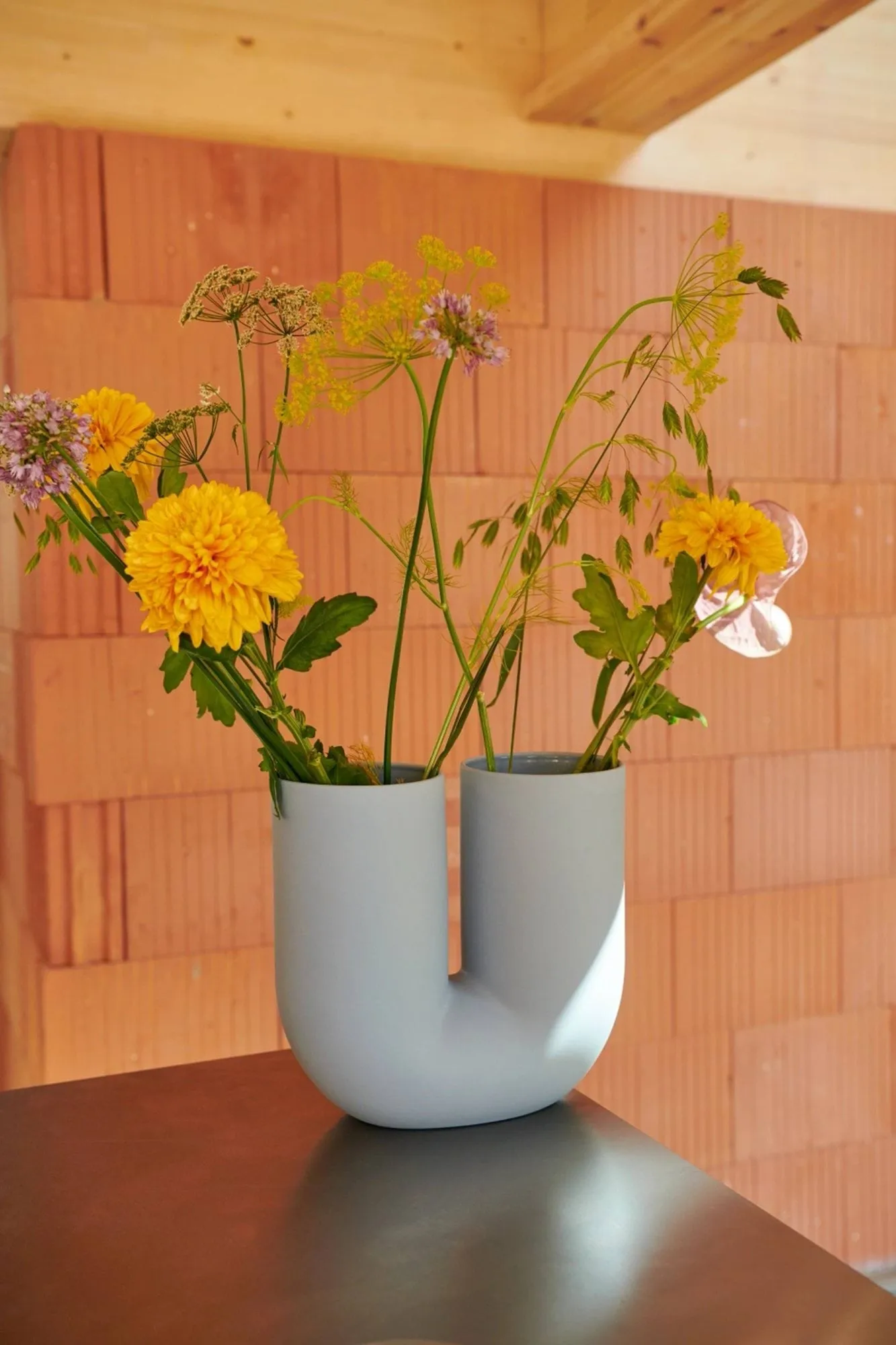 Kink vase 26 cm, Lyseblå Muuto