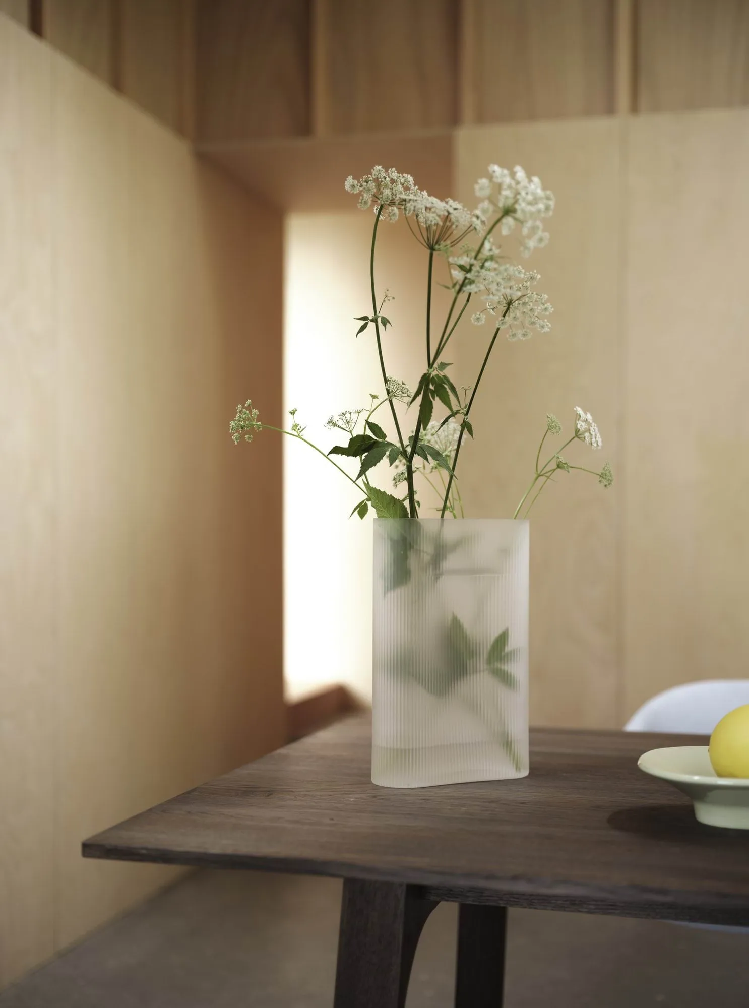 Ridge vase matteret glas 35 cm, Light orange Muuto