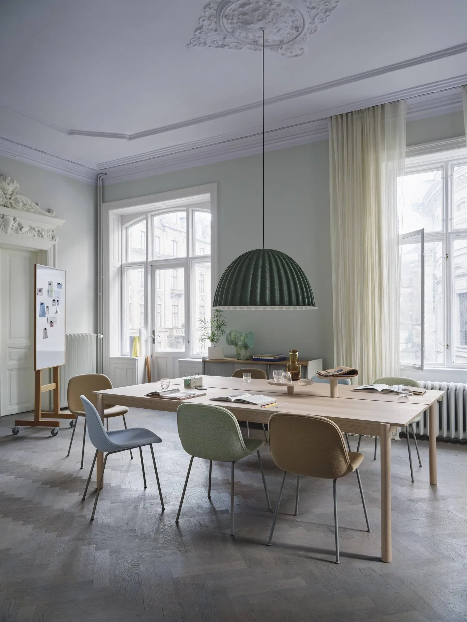 Under the bell loftslampe Ø 55 cm, Blue grey Muuto