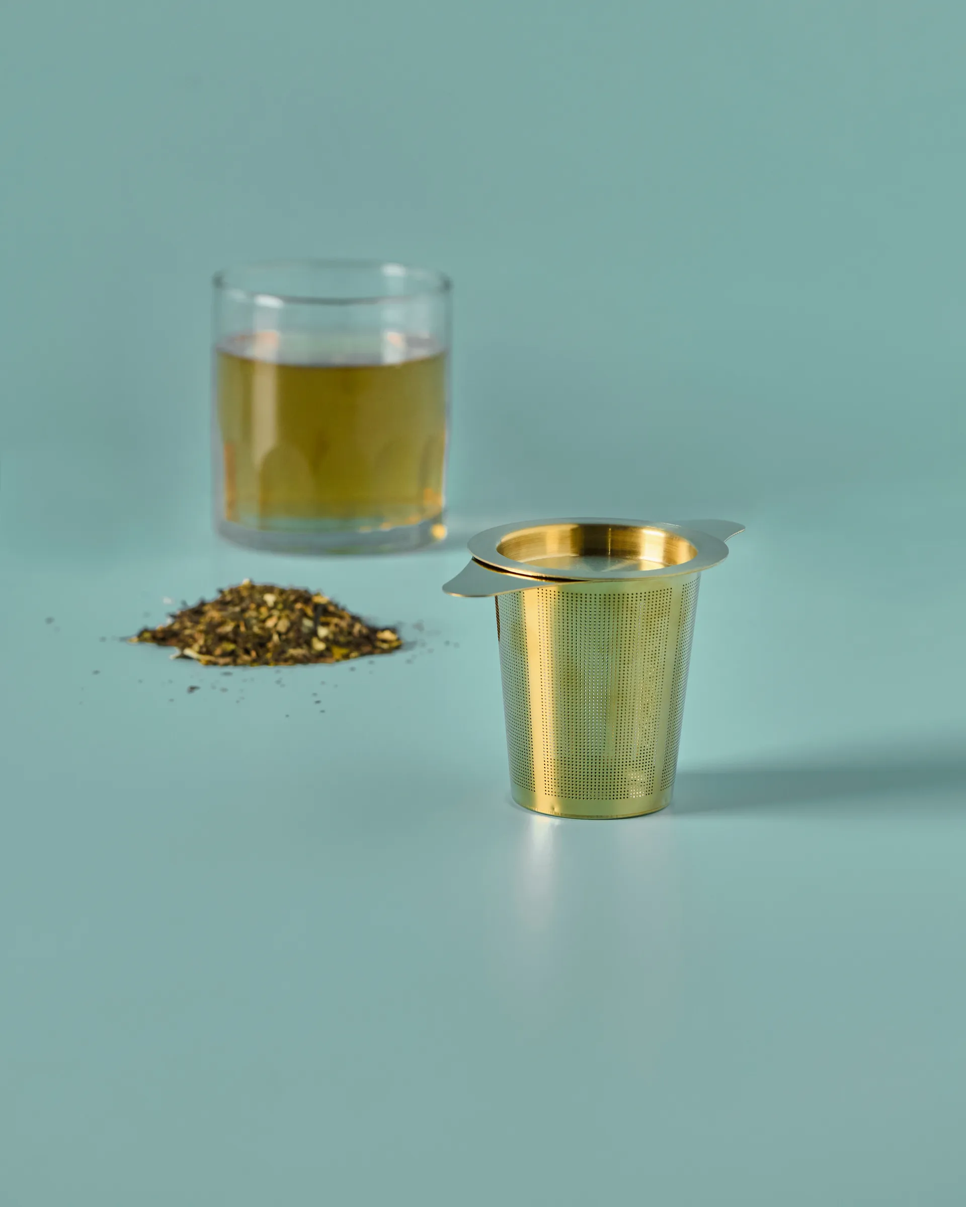 Nicolas Vahé tea strainer, Gylden finish Nicolas Vahé