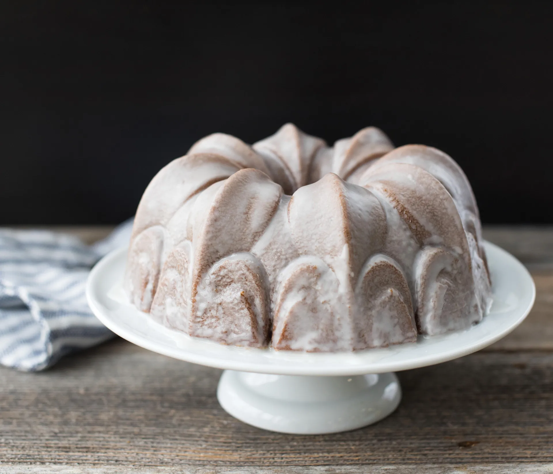 Nordic Ware Fleur De Lis Bundt bageform, 2,4 L Nordic Ware