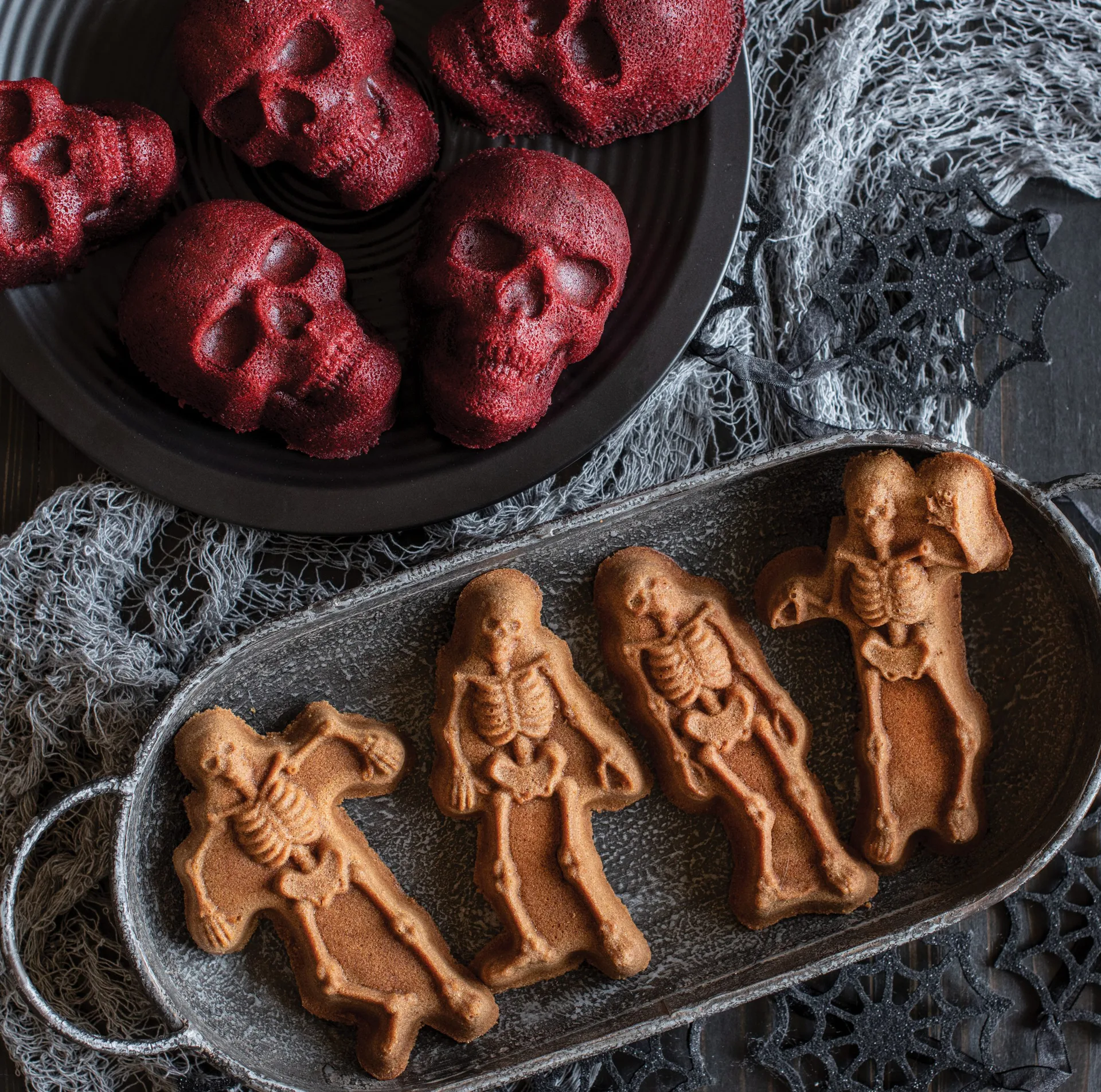Nordic Ware Spooky Skeleton bageform, Bronze Nordic Ware