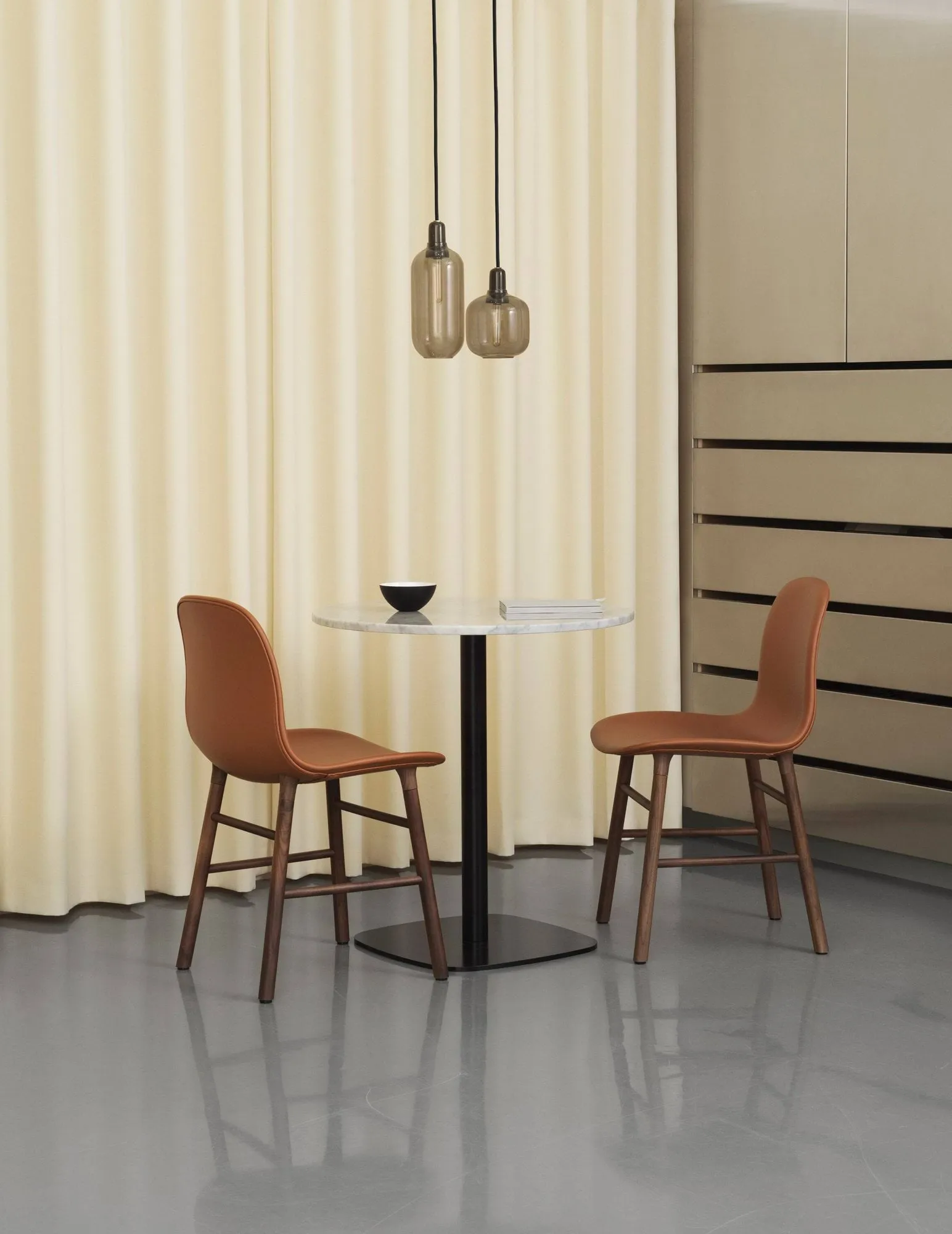 Amp lampe lille, grå-sort Normann Copenhagen