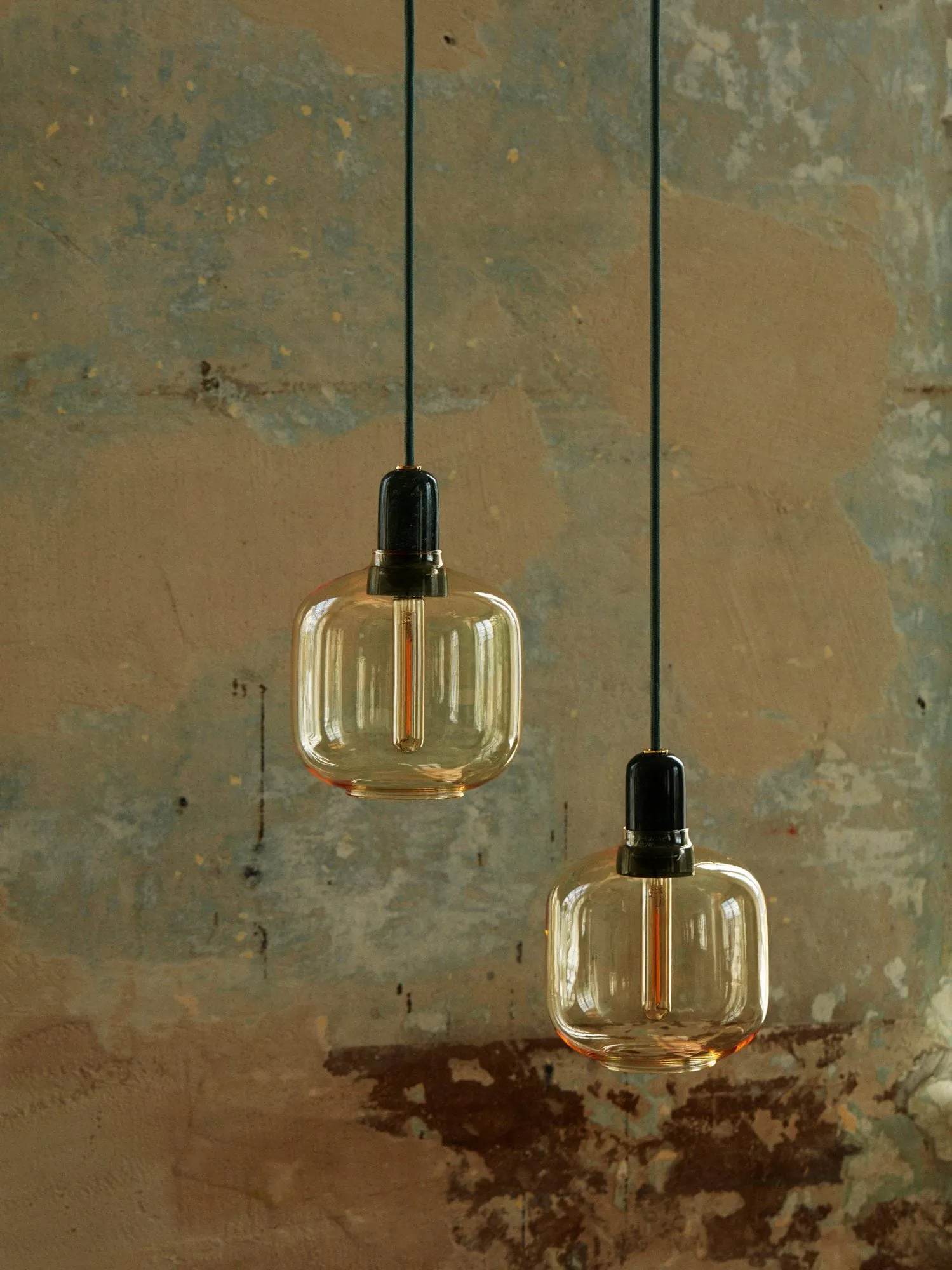 Amp lampe lille, guld-grøn Normann Copenhagen