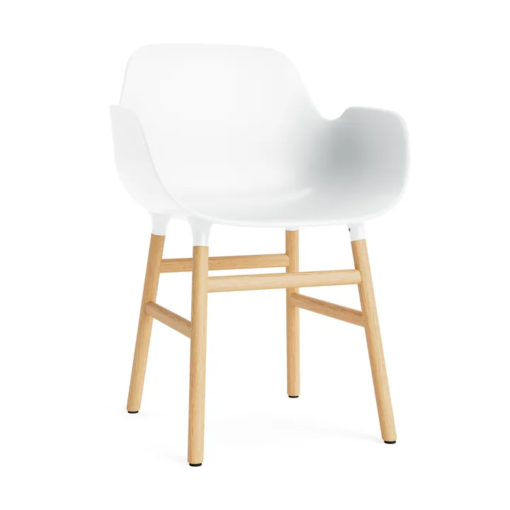 Form karmstol - white, egetræsben - Normann Copenhagen