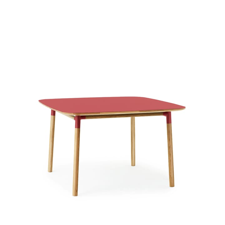 Form spisebord, red, ben i eg, 120x120 cm Normann Copenhagen