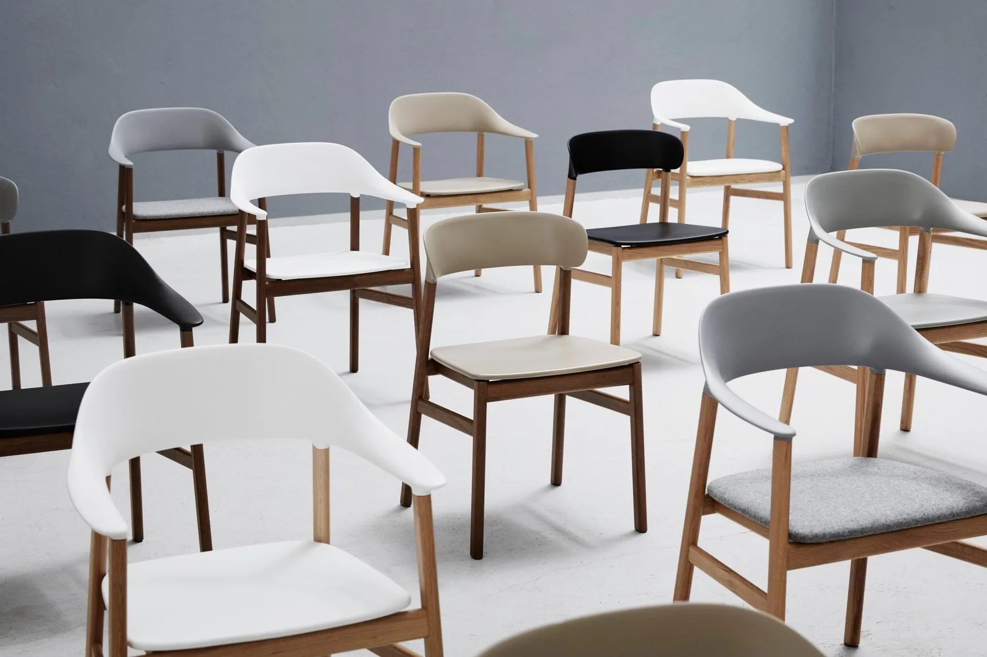 Herit karmstol røget eg, Sand Normann Copenhagen