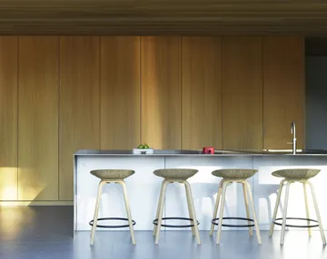 Mad Barstool barstol 65 cm - Seaweed-beech-black steel - Normann Copenhagen