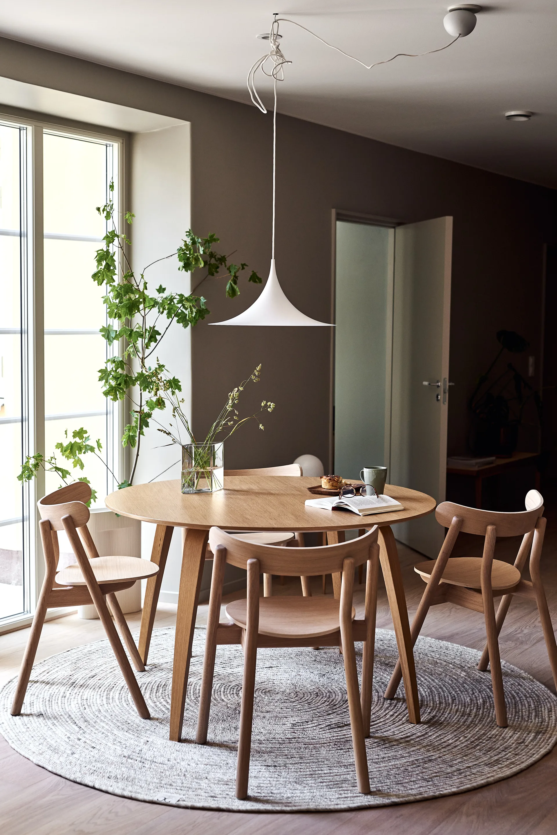 Oaki stol, Lys eg Northern