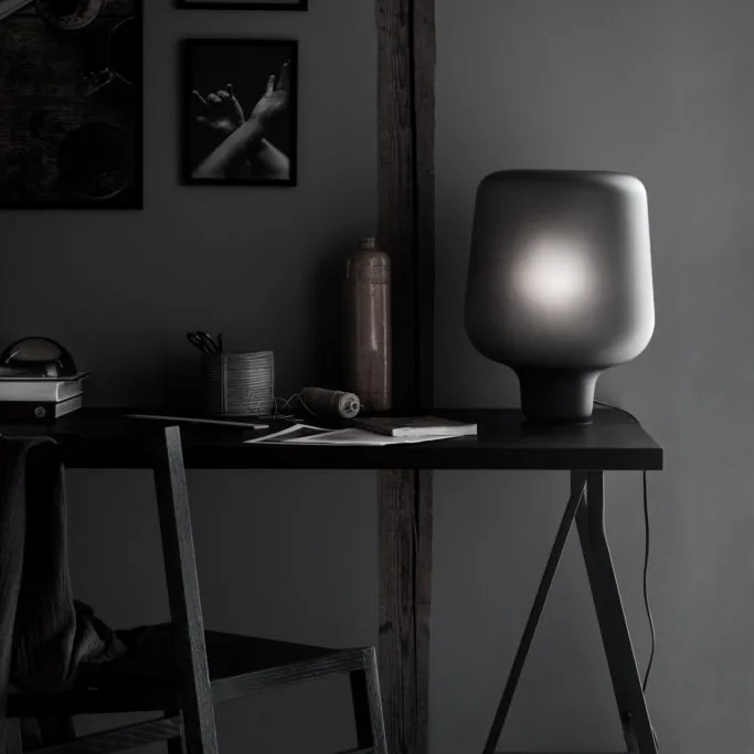 Say my name bordlampe, smoked grey matt (grå mat) Northern