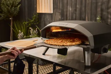 Ooni Signature perforeret pizzaspade - Aluminium-valnød, 12 - Ooni