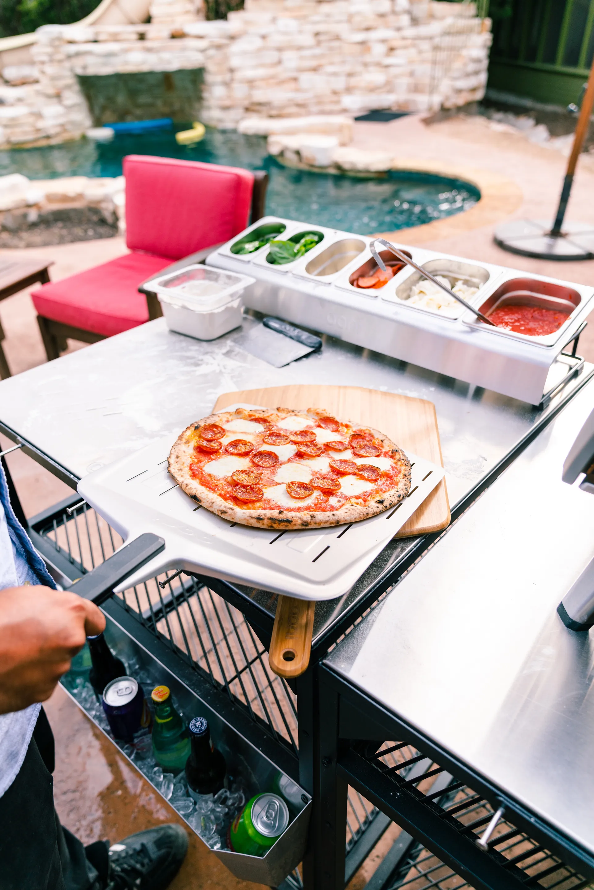 Ooni Signature perforeret pizzaspade, Aluminium-valnød, 14 Ooni