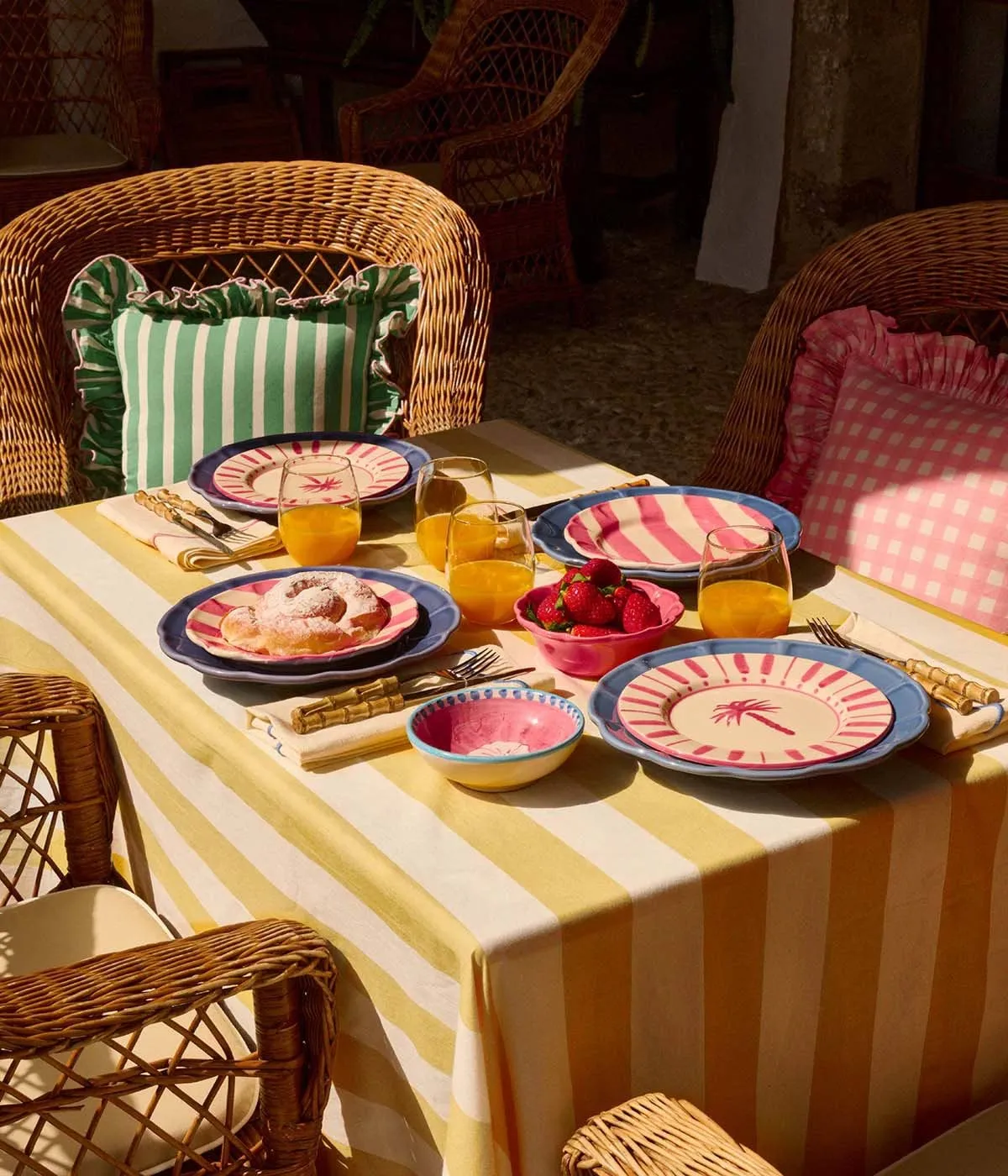 Breton dug
, Yellow, 250x150 cm Pick a Poppy