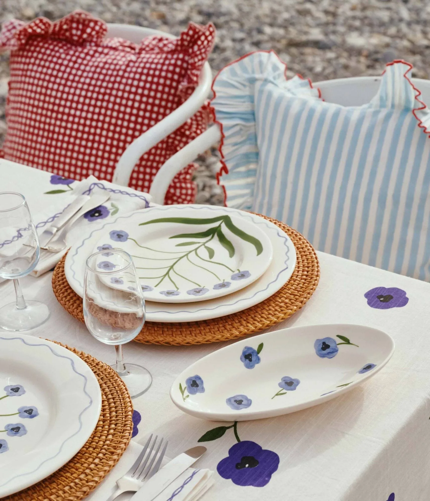 Madelen Möllard Pansy serveringsfad, Blue, small, 22,5 cm Pick a Poppy