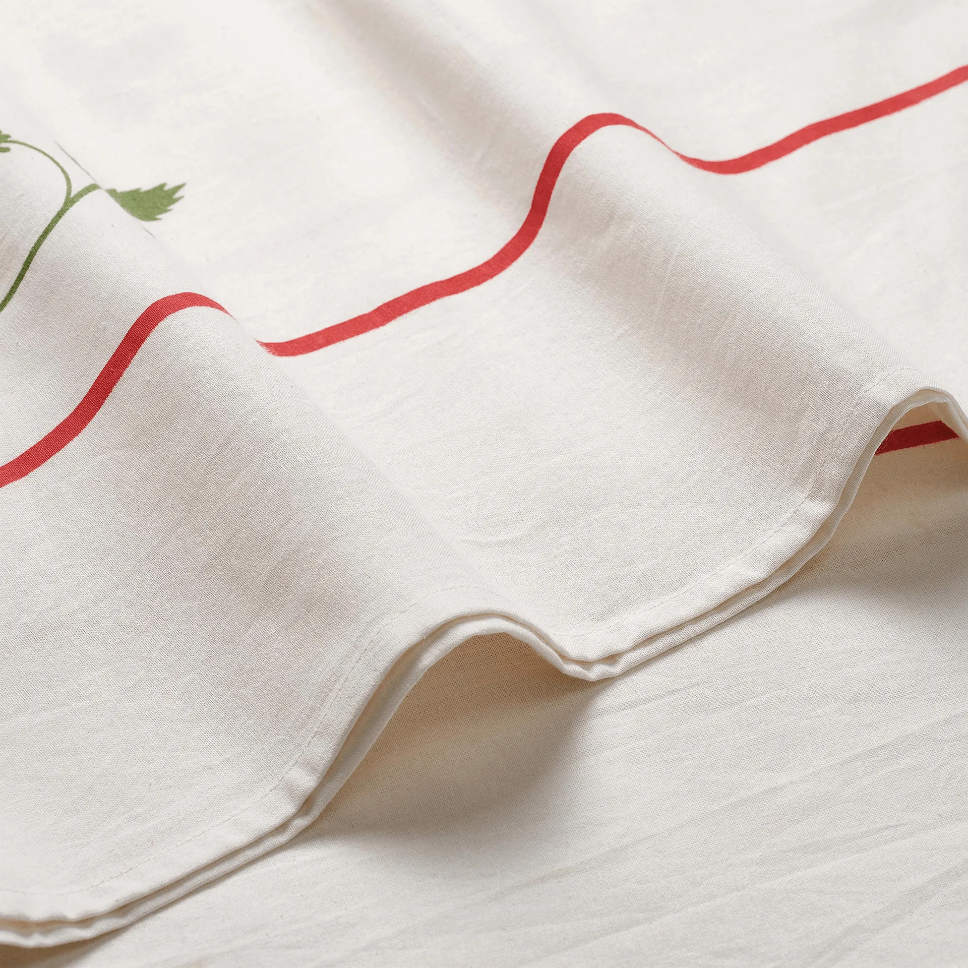 Wild Strawberry dug, Red, 350x150 cm Pick a Poppy