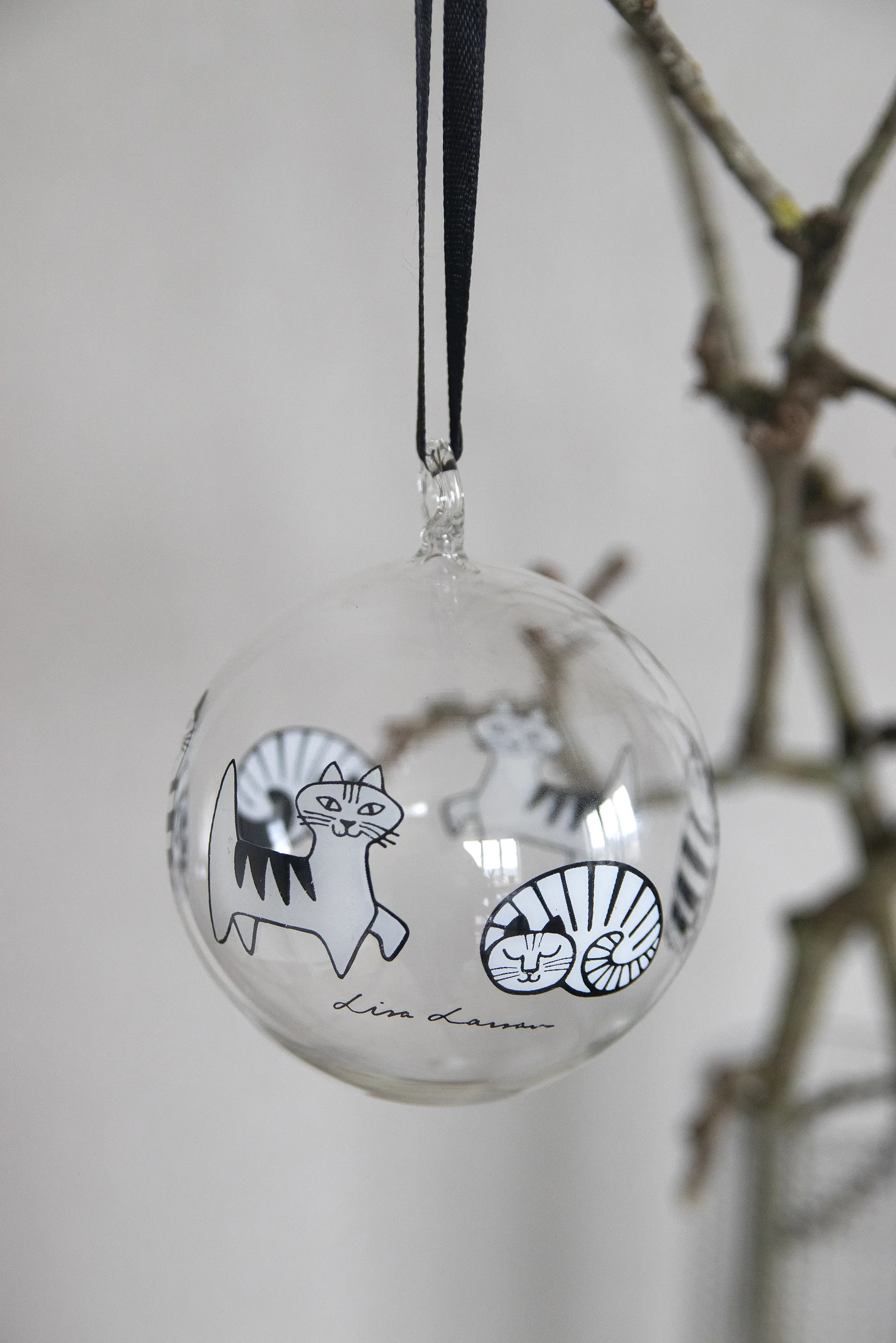 Lisa Larson katte julekugle, White-black Pluto Design