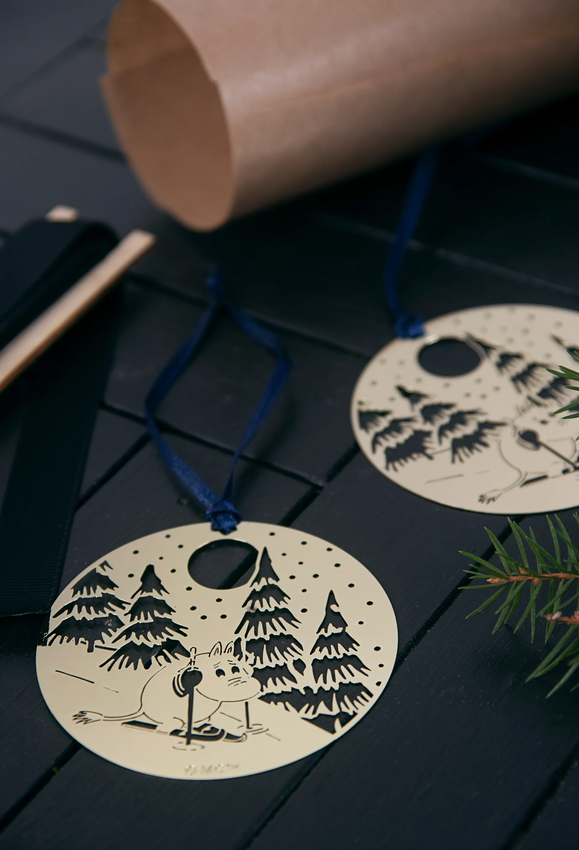 Pluto julepynt metal, Mumi vinter, guldfarvet Pluto Design