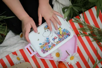 Mumi Eng lunchboks 12×18,5 cm - Lilla-rosa - Rätt Start