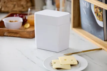 Classic ostekasse inkl. ostehøvl 16,5x10x19 cm - Hvid - Rosti