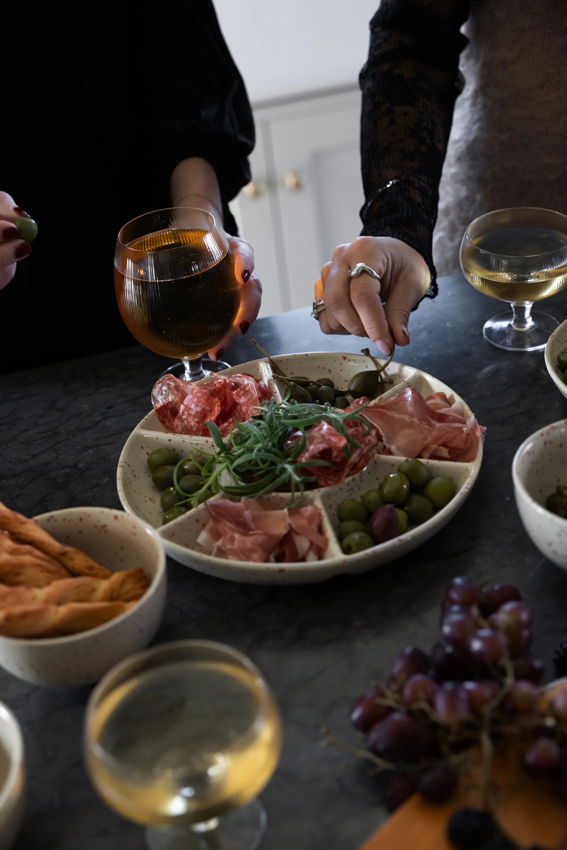 Ditte serveringsfad, Beige-vinrød Sagaform