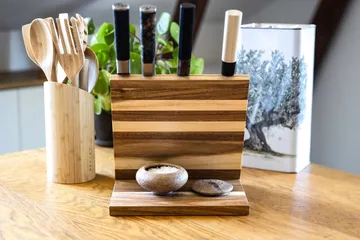 Satake knivblok - Akacie, 19x25x24 cm - Satake