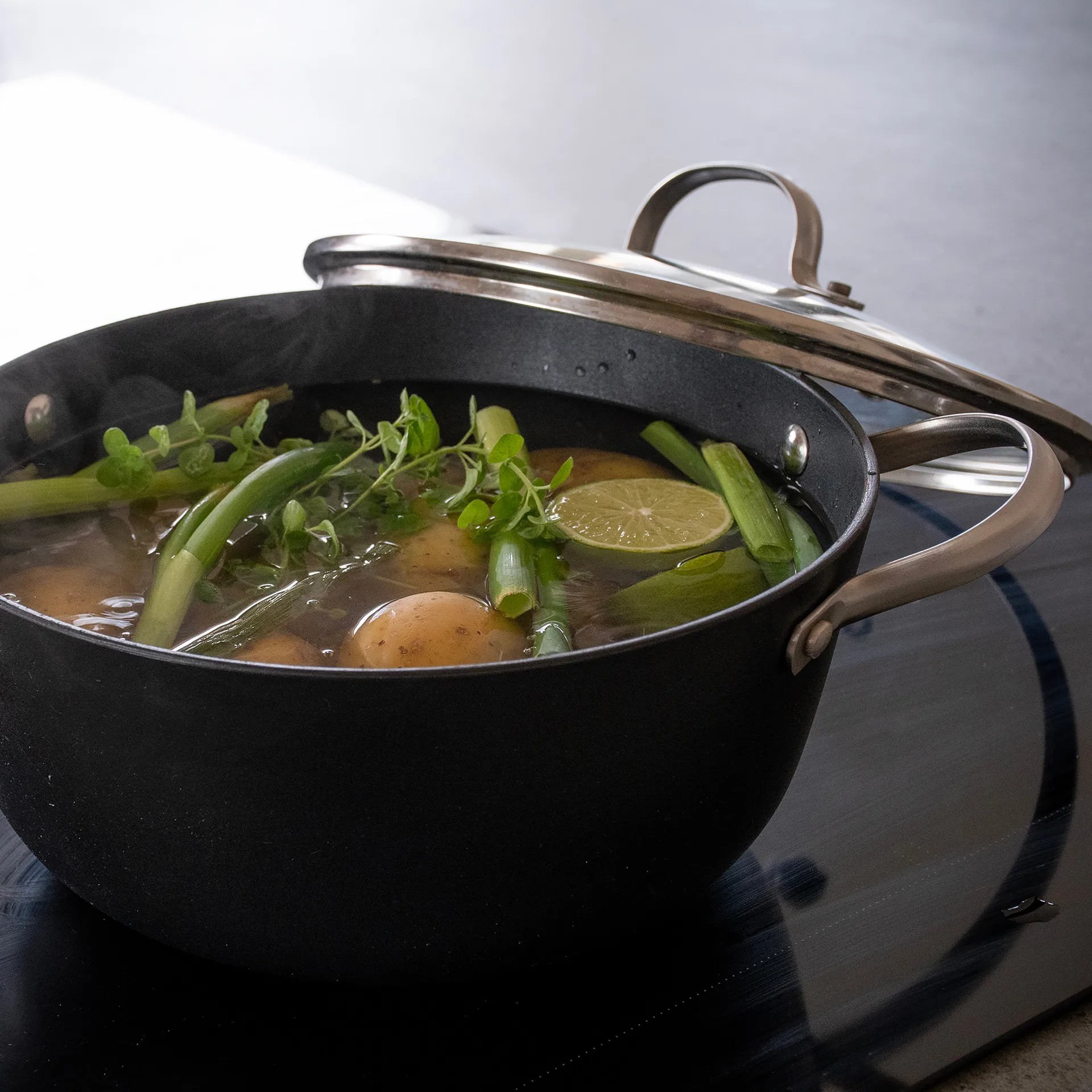 Satake sauterkasserolle med glaslåg 2 dele, 4 L Satake