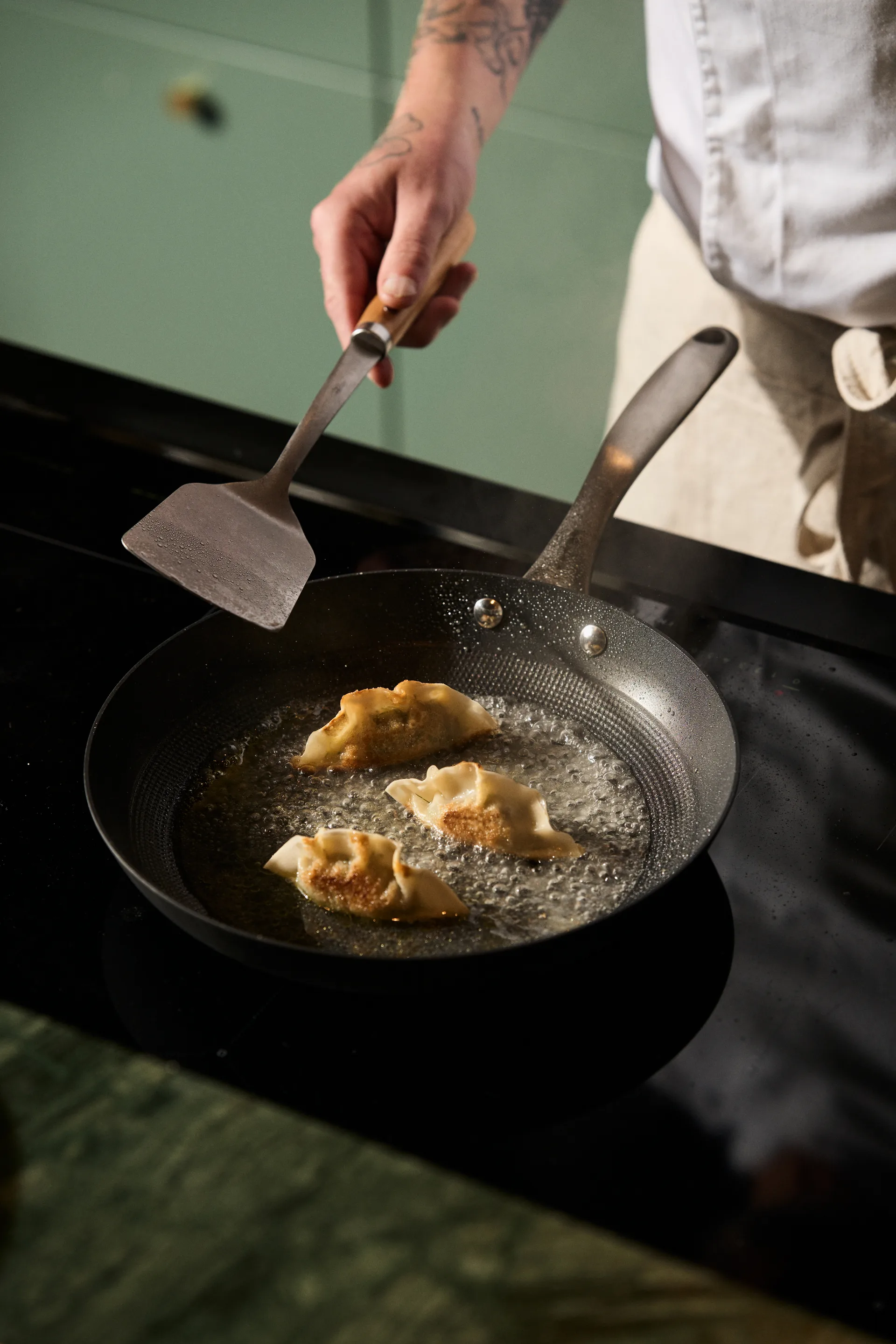 Satake stegepande i letvægtsstøbejern non stick, 28 cm Satake