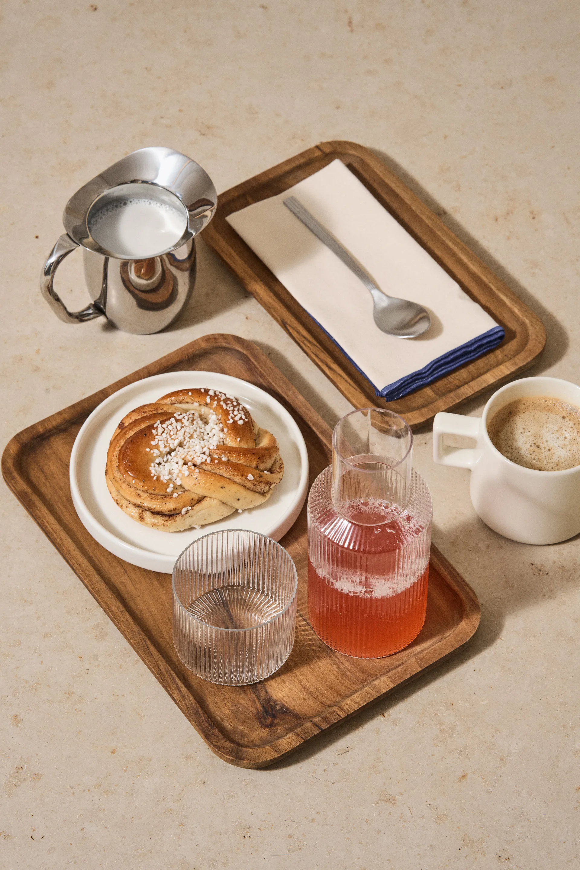 Hollow serveringsbakke, 15x25 cm Scandi Living