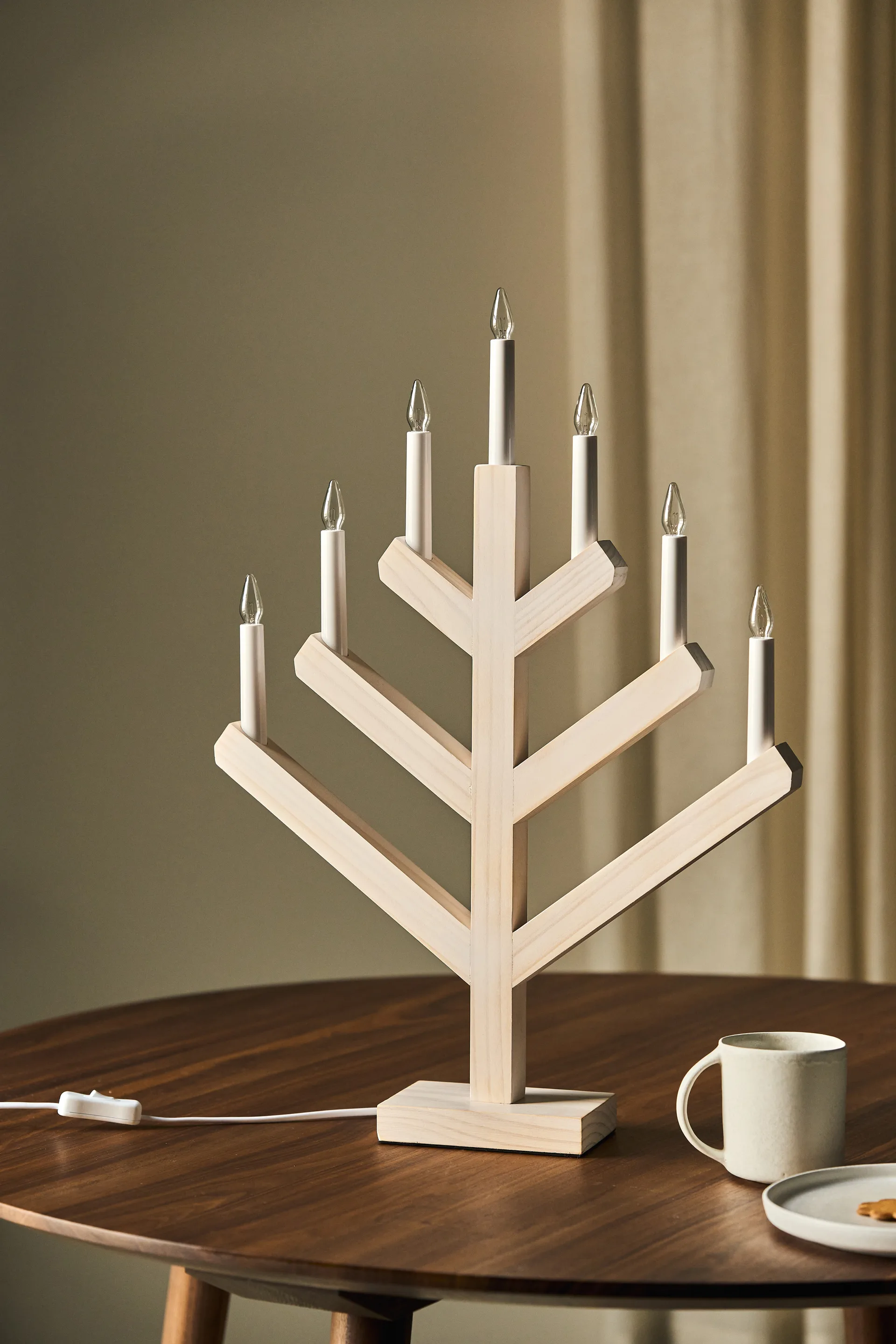 Pine adventslysestage 62 cm, Hvidglaseret Scandi Living