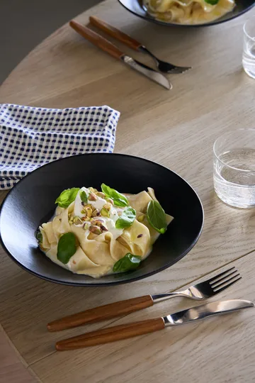 Terra pastatallerken - Sort stentøj, Ø22,5 cm - Scandi Living