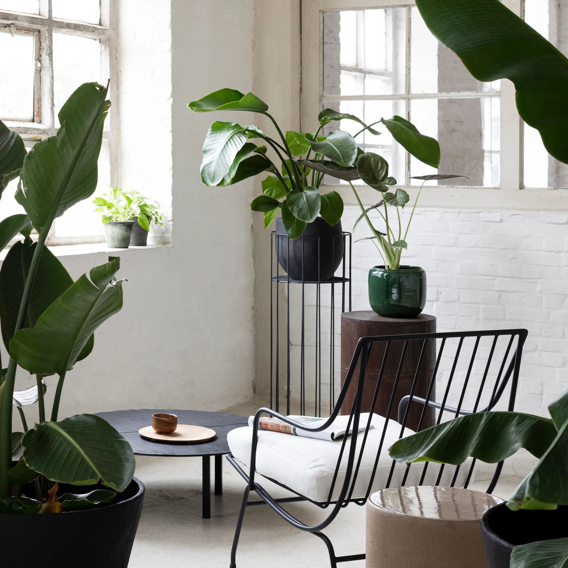 Vasaro piedestal h90 cm Ø35 cm, Sort Serax