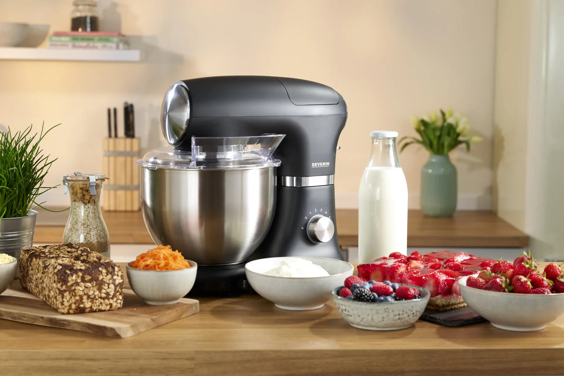 Severin KM 3898 køkkenmaskine med vægt 5,5 L, Sort Severin