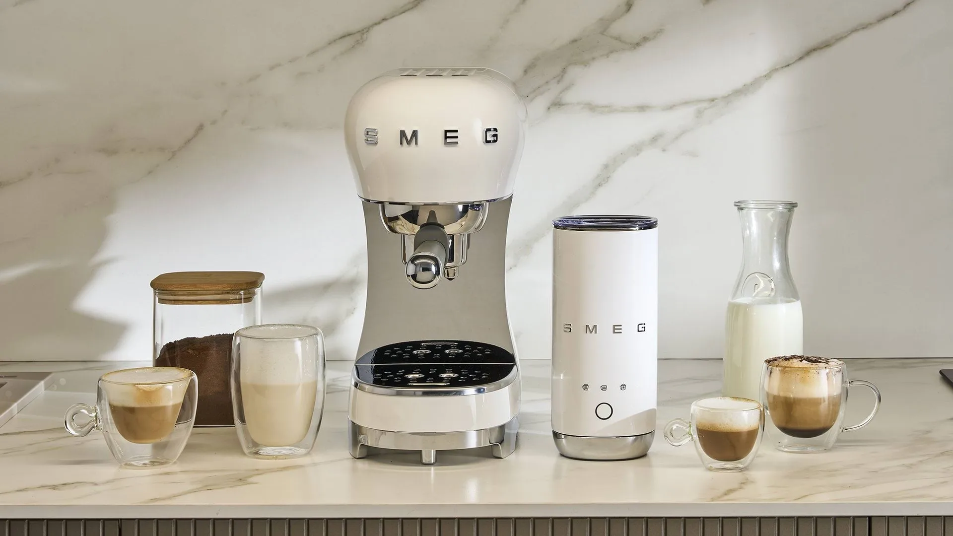 Smeg 50's Style espressomaskine med mælkeskummer, Hvid Smeg
