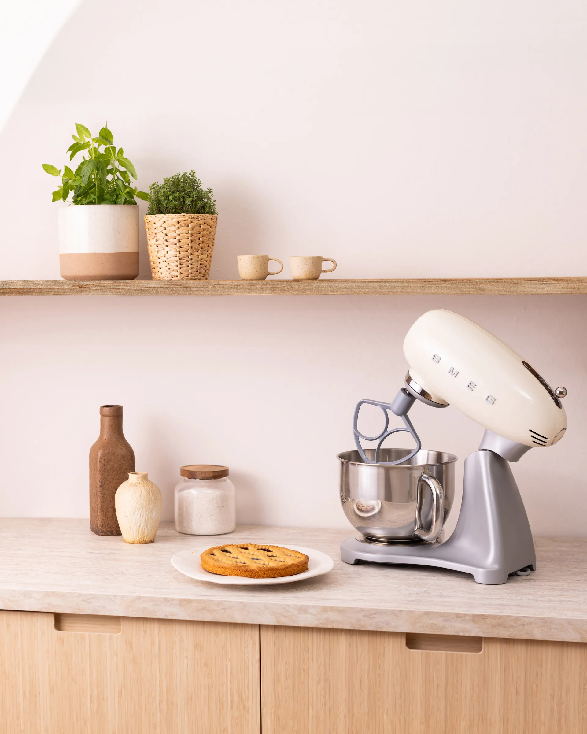 Smeg 50's Style køkkenmaskine 4,8 L, Creme-sølv 800 W Smeg