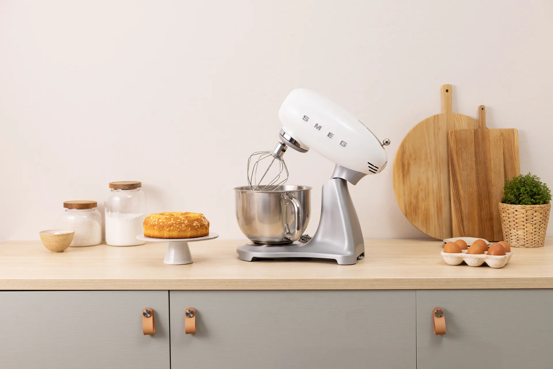 Smeg 50's Style køkkenmaskine 4,8 L, Hvid-sølv 800 W Smeg