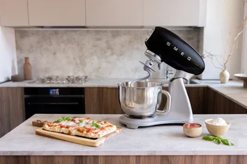 Smeg 50's Style køkkenmaskine 4,8 L - Sort-sølv 800 W - Smeg