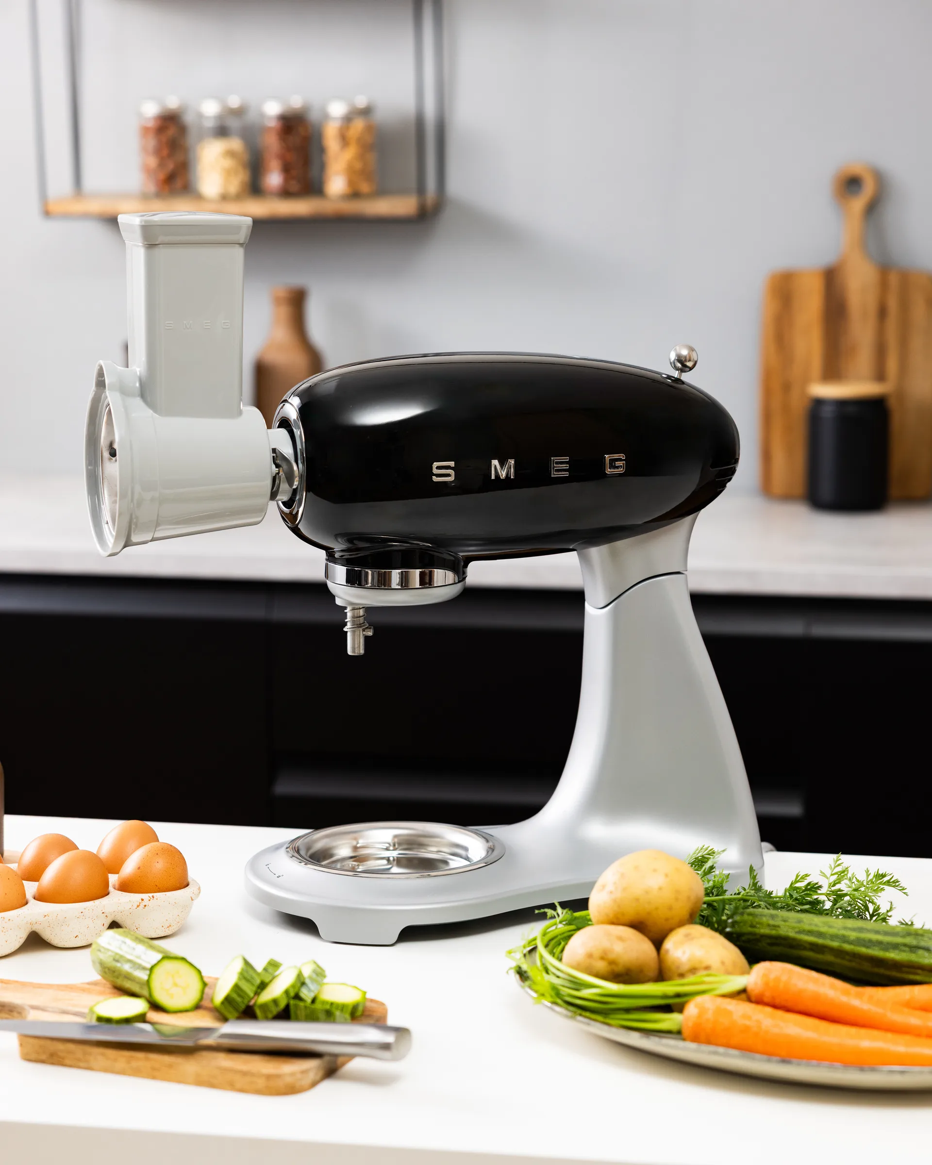 Smeg 50's Style køkkenmaskine 4,8 L, Sort-sølv 800 W Smeg