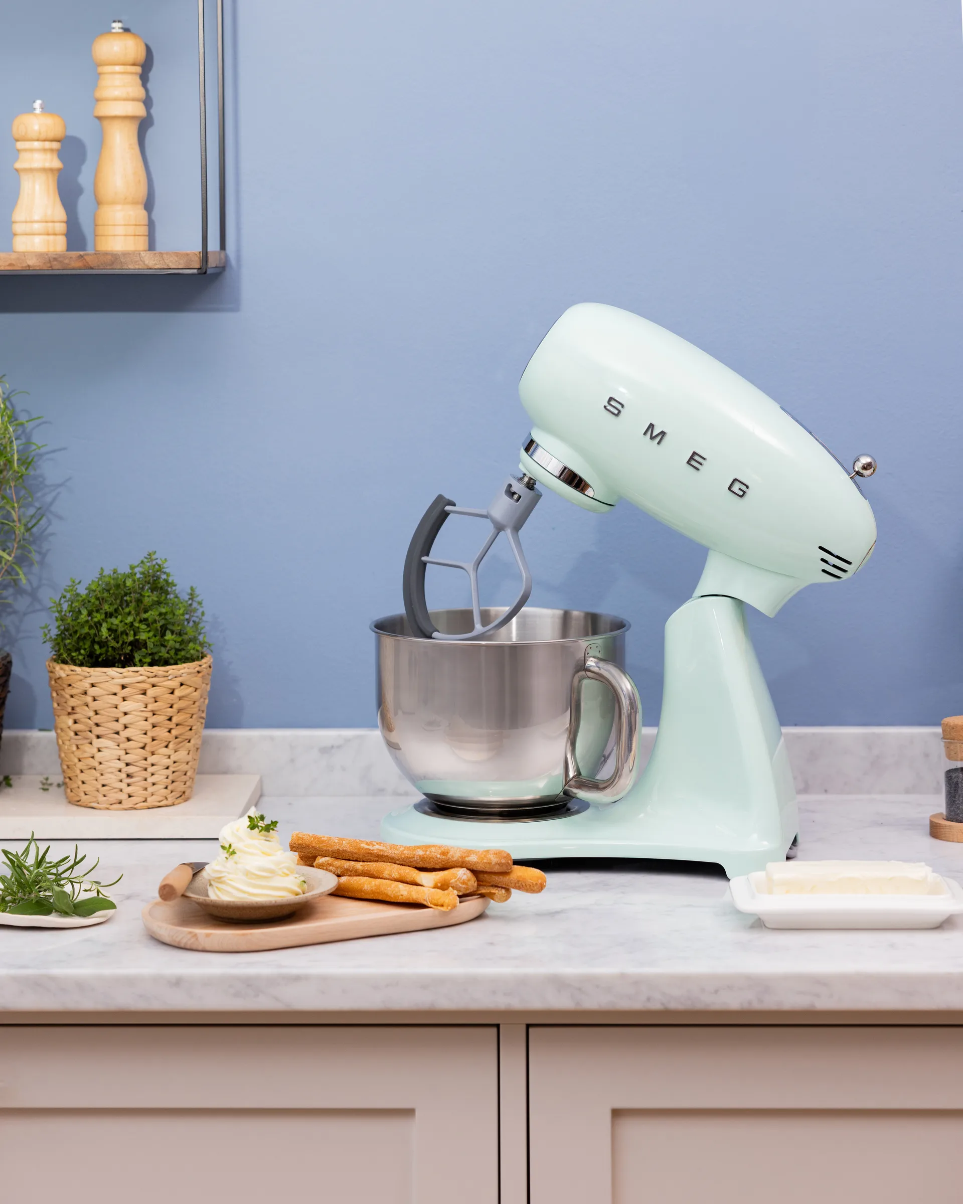 Smeg 50's style køkkenmaskine, Pastelgrøn, 1000 W, 4,8 l Smeg