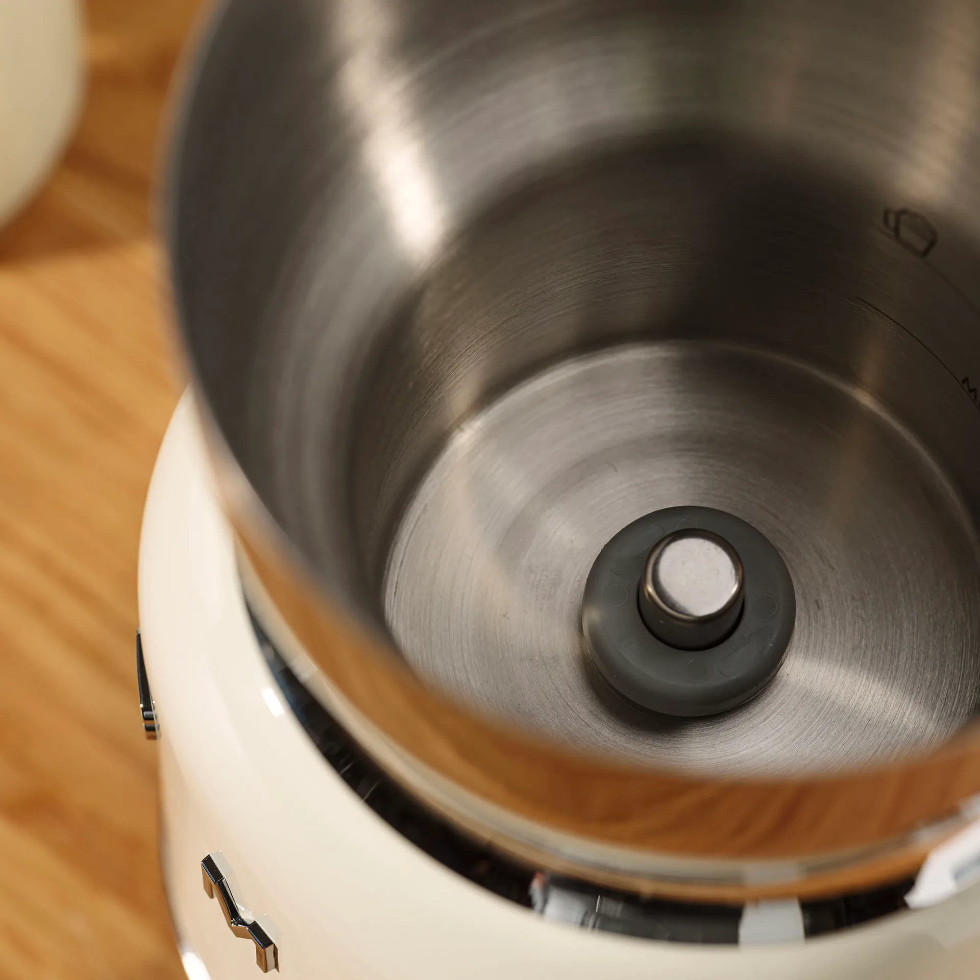 Smeg 50's Style mælkeskummer 60 cl, Crème hvid Smeg