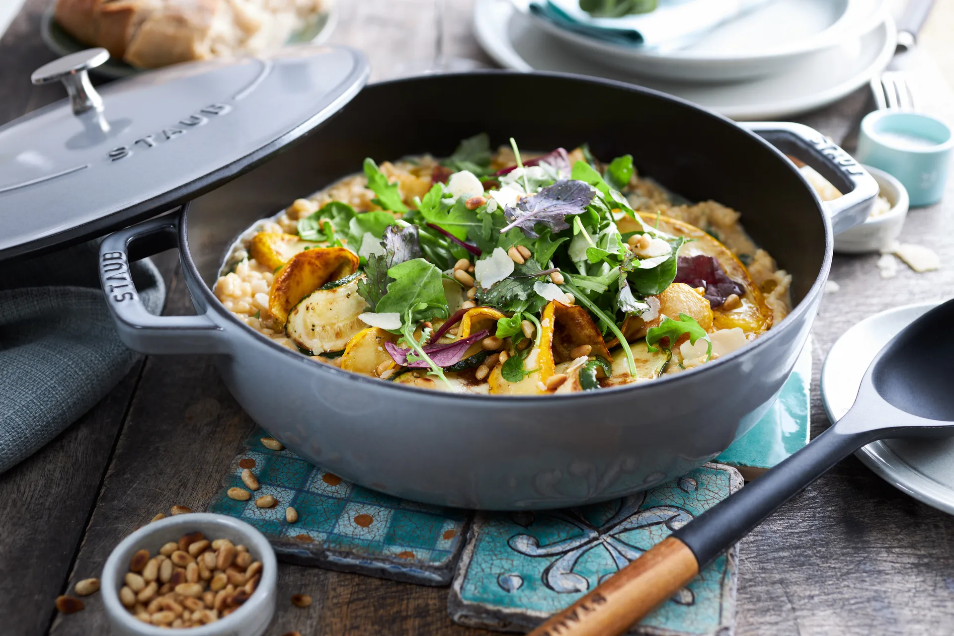 Staub Chistera sauterpande støbejern Ø24 cm, Grafitgrå STAUB