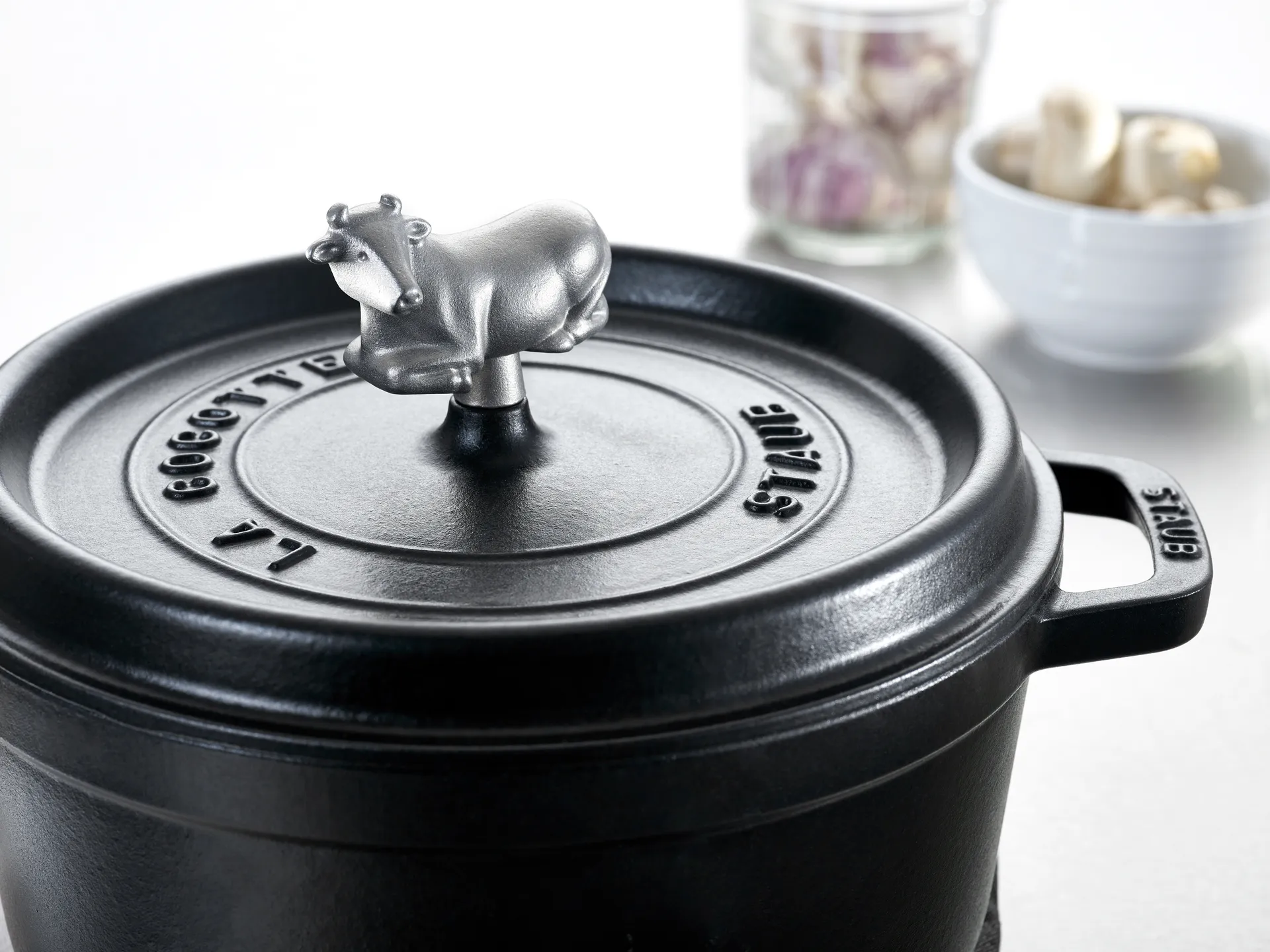 Staub håndtag i metal, Ko STAUB