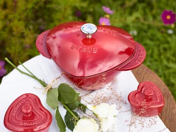 Staub La Cocotte hjertegryde 1,75 L - Rød - STAUB