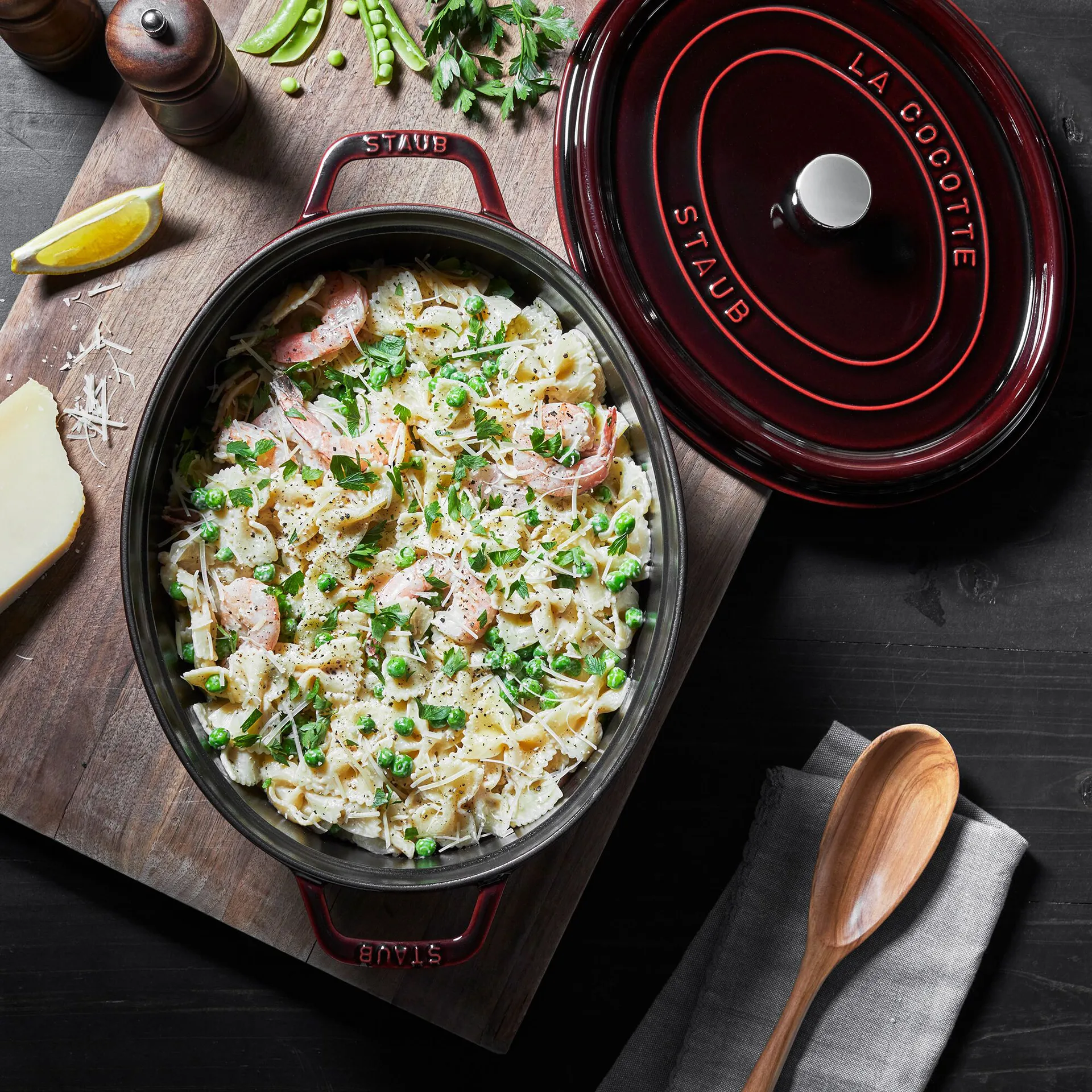 Staub La Cocotte oval gryde støbejern 4,2 L, Grenadine rød STAUB