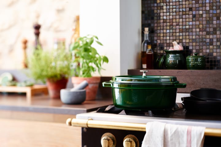 Staub La Cocotte oval gryde støbejern 6,7 L, Grenadine rød STAUB