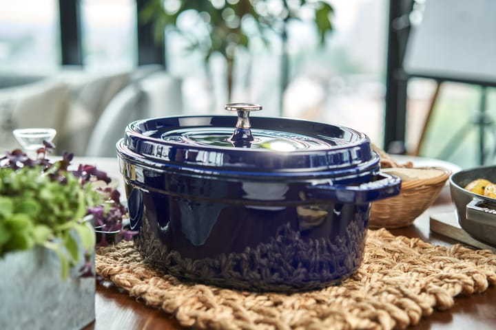 Staub La Cocotte oval gryde støbejern 6,7 L, Mørkeblå STAUB