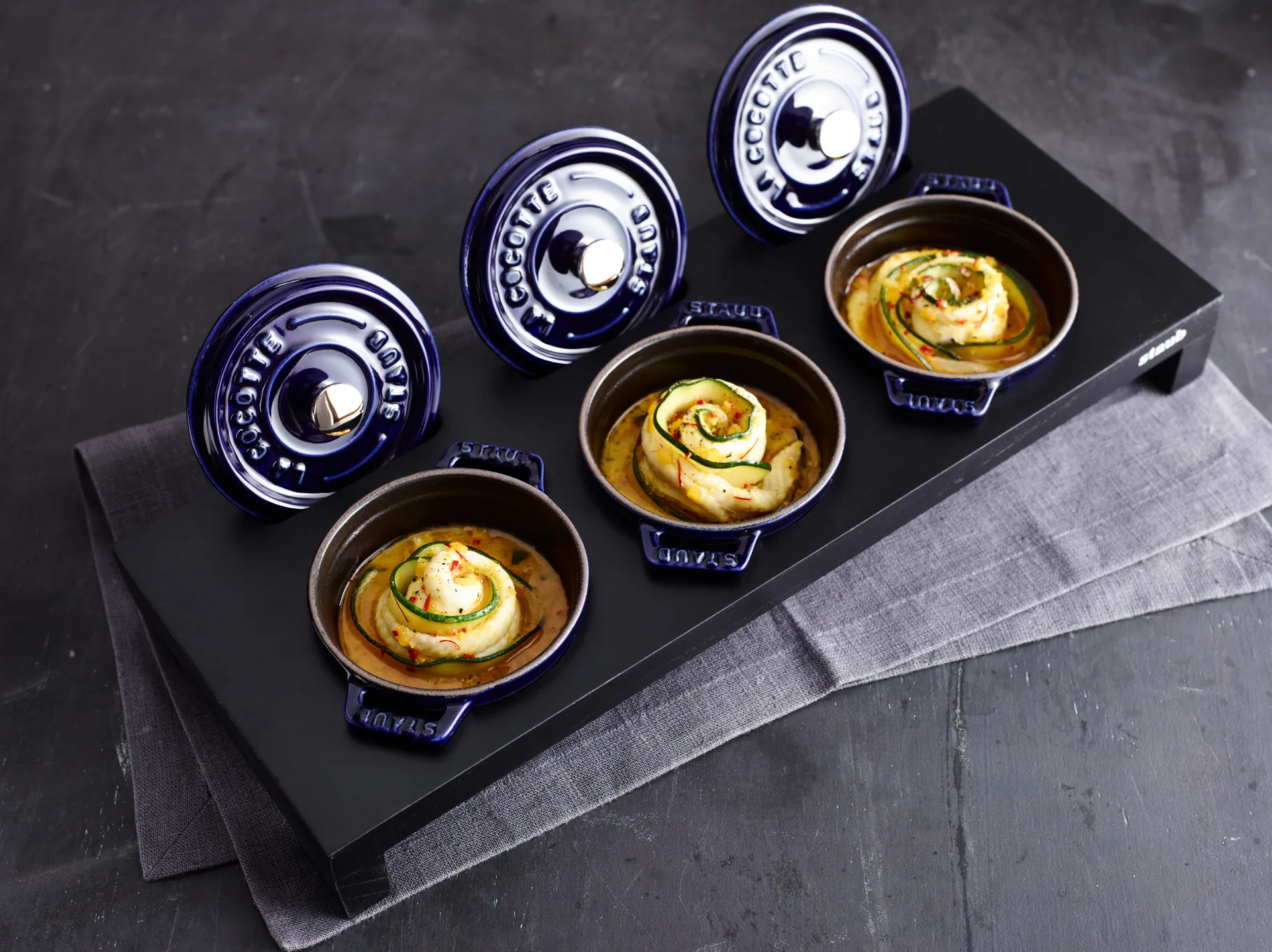 Staub La Cocotte rund gryde støbejern 0,25 L, Mørkeblå STAUB