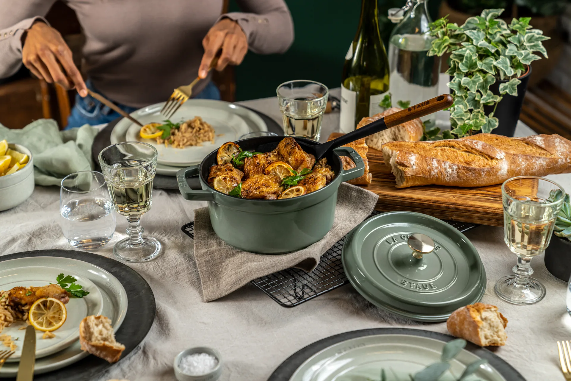 Staub La Cocotte rund gryde støbejern 5,2 L, Eukalyptus STAUB